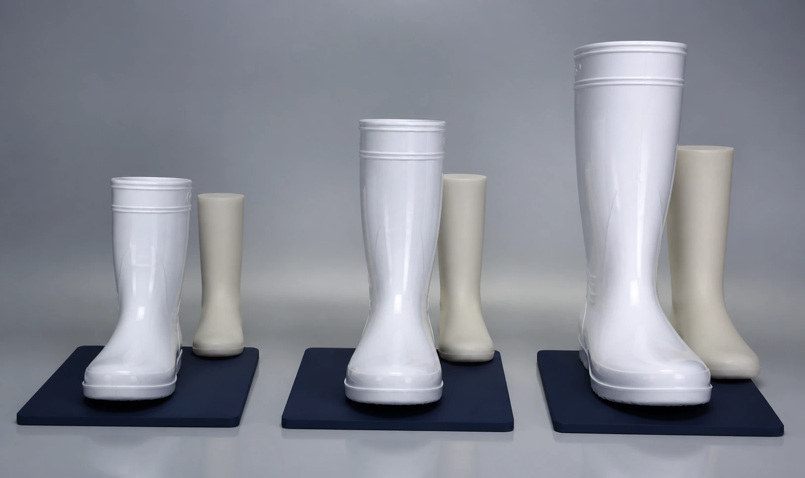 Molded boot forms arranged for reproducible fit comparison